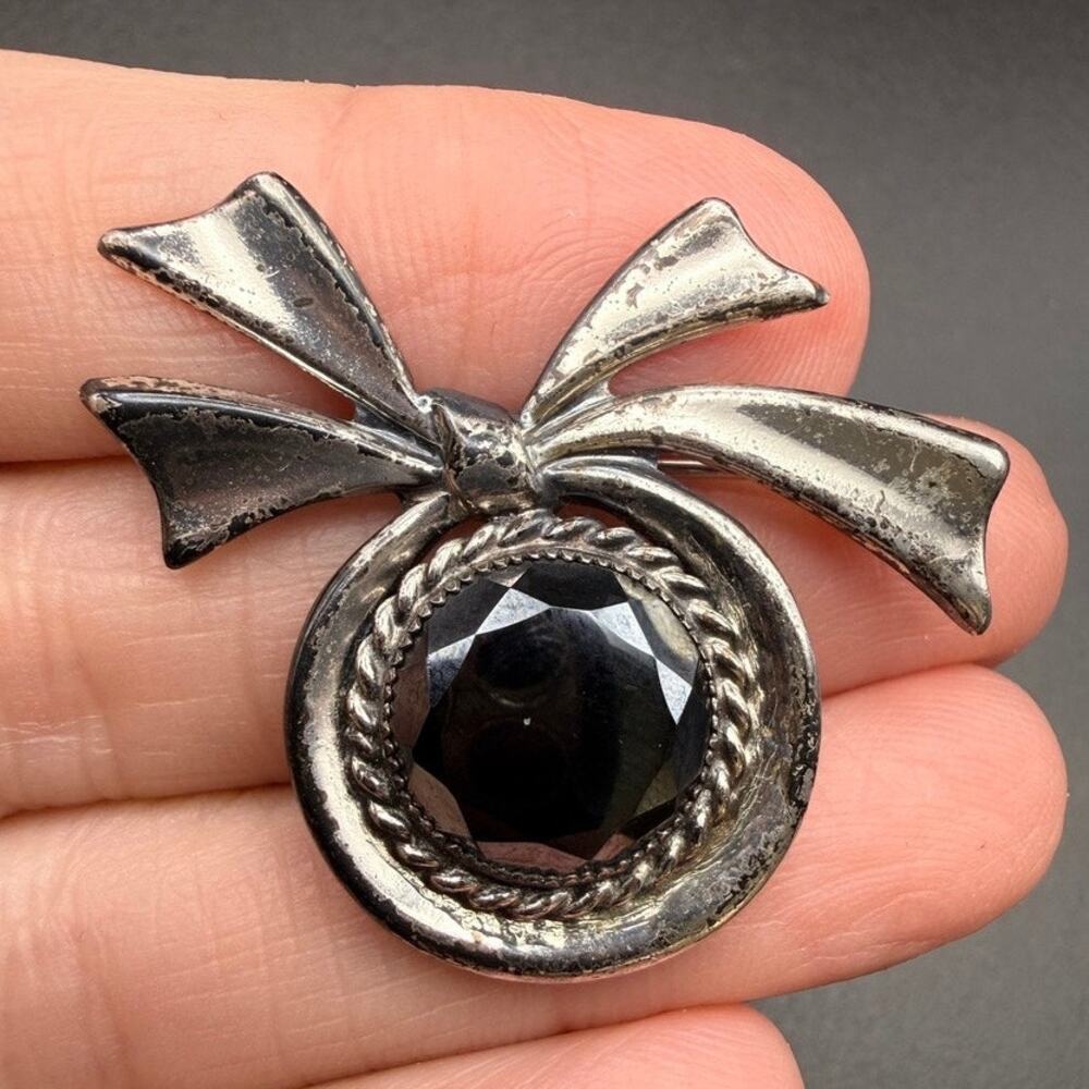 Vintage Danecraft Sterling Silver Bow Brooch Pin Black Faceted Stone Rope Bezel